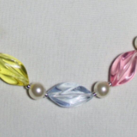 Vintage 60cm Faux Pearl and Pastel Translucent Beaded Necklace - Picture 4 of 9